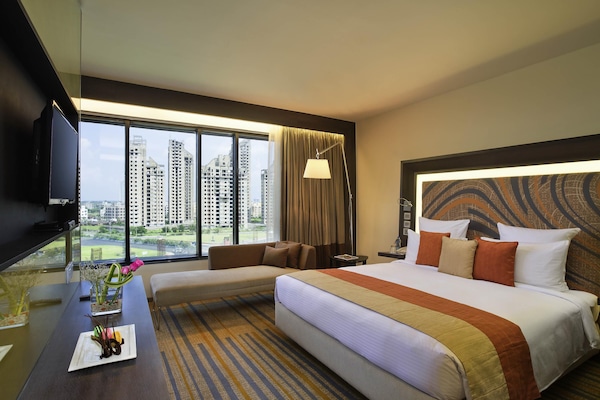 Roba de llit d'alta qualitat, cobrellits i minibar