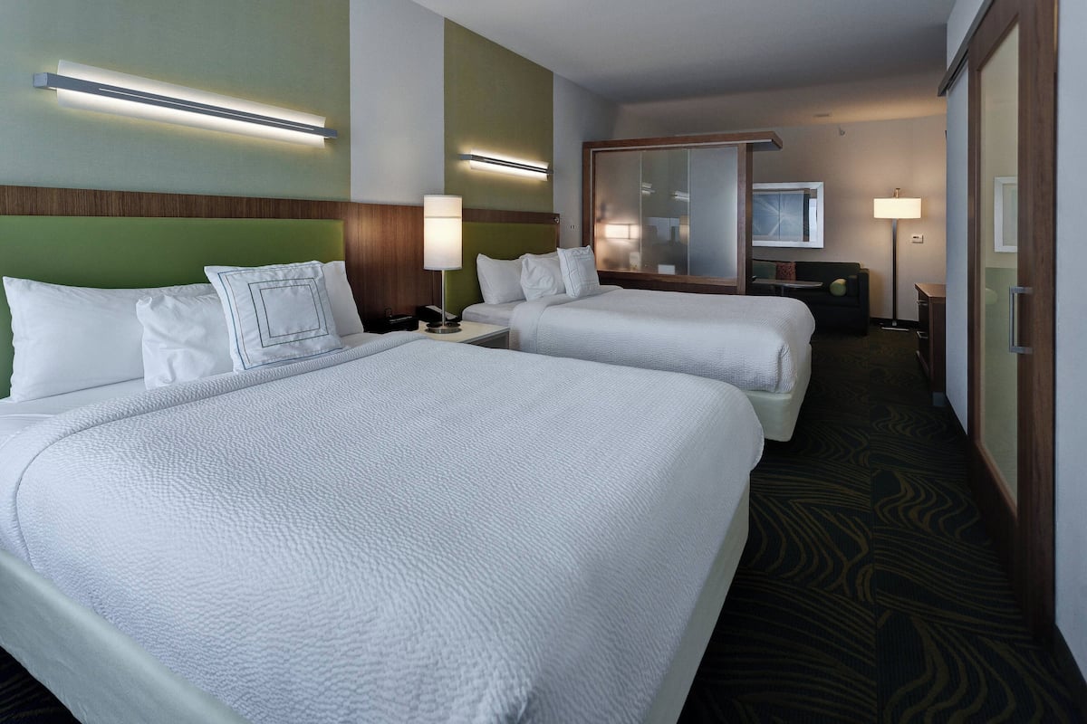 Ropa de cama de alta calidad, colchones con acolchado adicional, minibar