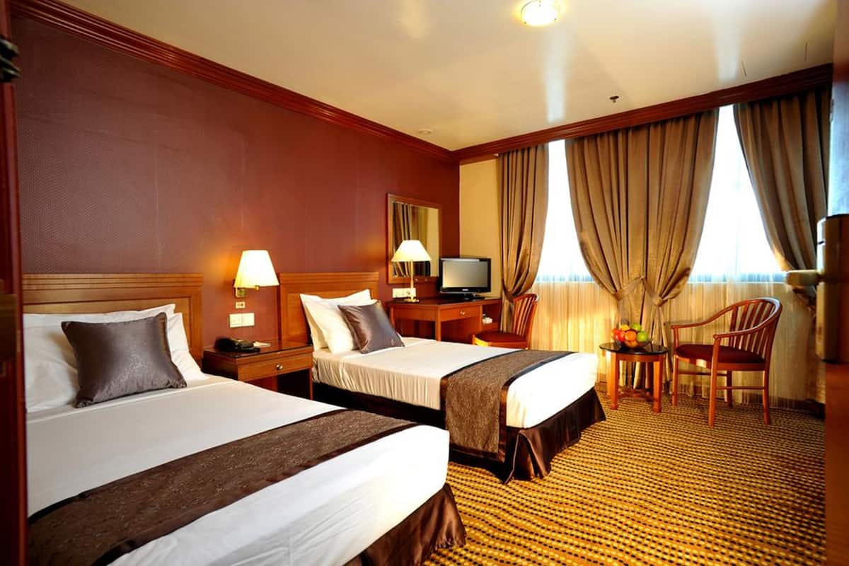 In-room safe, desk, WiFi