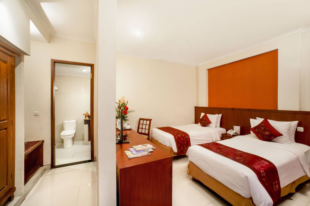 In-room safe, free WiFi, bed sheets