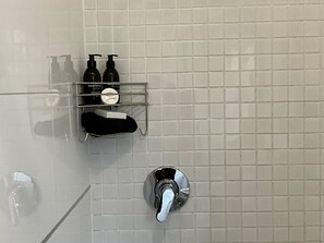 Luxury Triple Room | Bathroom - Brighton Lodge (Gqeberha (Port Elizabeth))