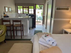 Ropa de cama de alta calidad y minibar