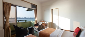 Sea Green Hotel