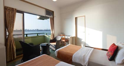 Sea Green Hotel