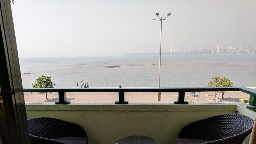 Sea Green Hotel