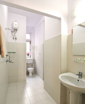 Bathroom - Sea Green Hotel (Mumbai)