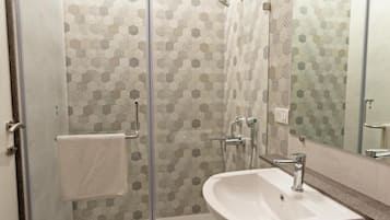 Douche, serviettes fournies