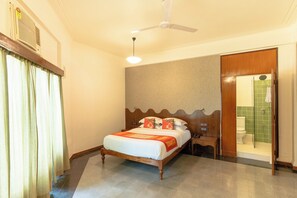 Superior Queens Necklace Suite | Zimmersafe, kostenloses WLAN, Bettwäsche