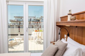 Coffres-forts dans les chambres, bureau, Wi-Fi gratuit, draps fournis