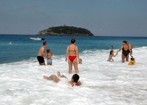 Private beach nearby, sun loungers, beach umbrellas, beach bar - Hotel Cristina (Diamante)