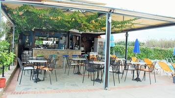 Daily continental breakfast for a fee