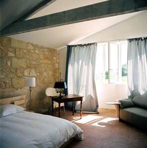 Deluxe Double Room, Ensuite, Vineyard View (N°5)