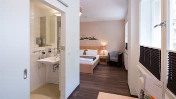 Double Room | Living area | TV