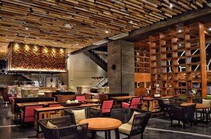 Lounge - TS Suites Seminyak (Seminyak)