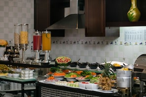 Free local cuisine breakfast
