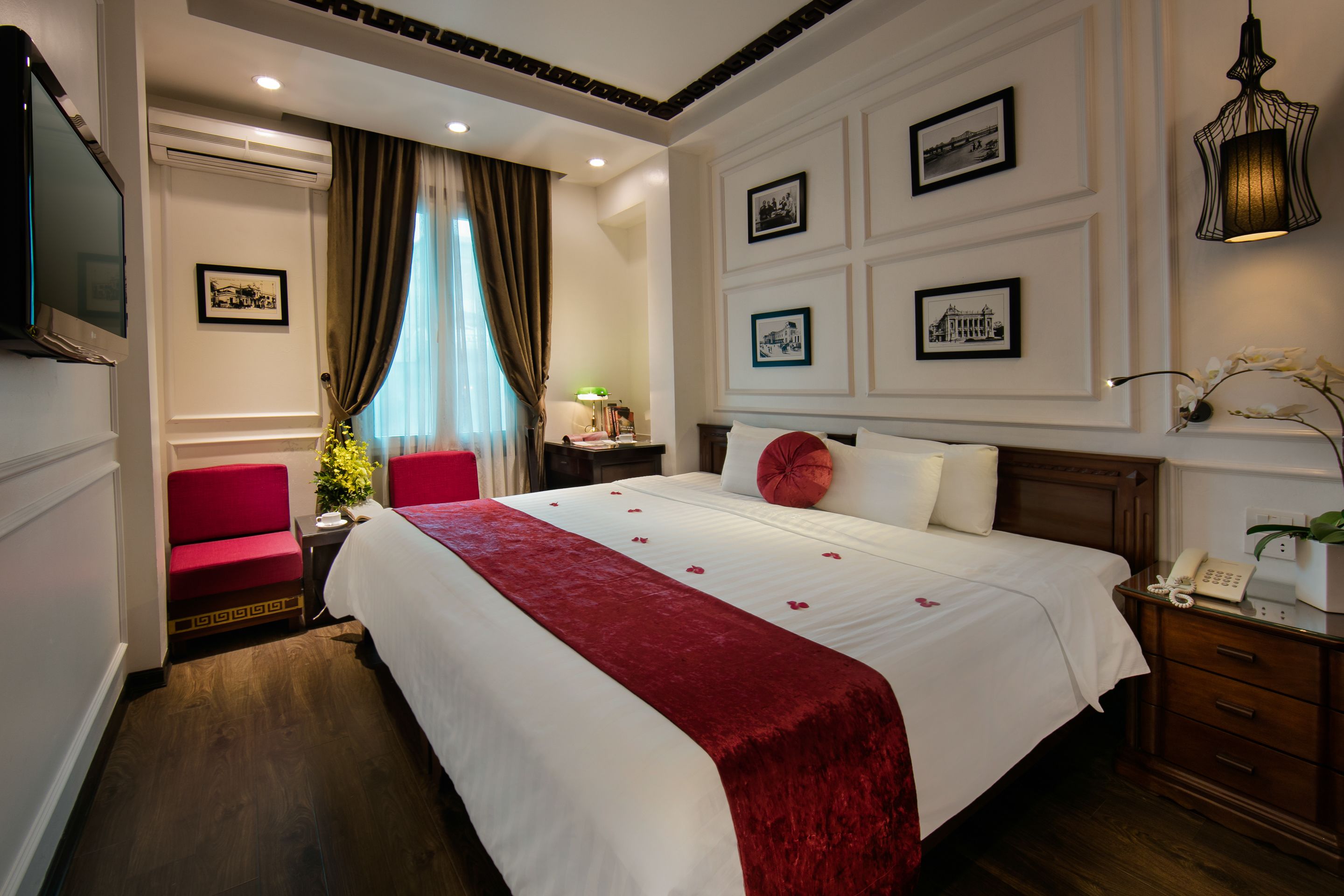 minibar, in-room safe, desk, soundproofing