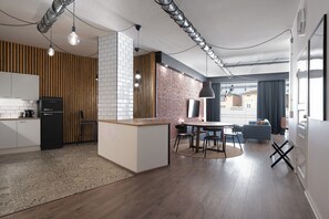 Deluxe-studio | Minibaari, ilmainen Wi-Fi, vuodevaatteet