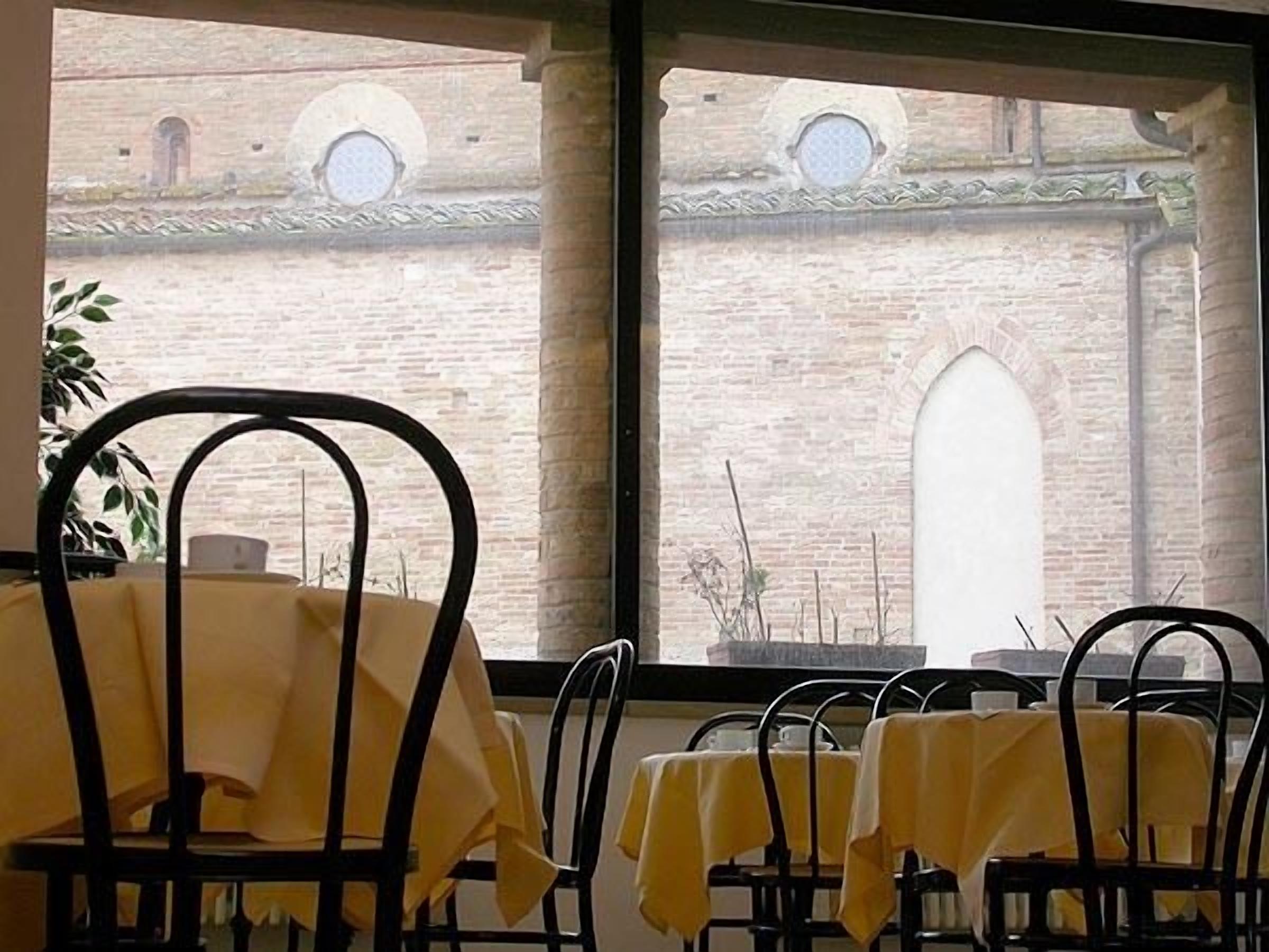 Daily cooked-to-order breakfast for a fee