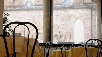 Daily cooked-to-order breakfast for a fee