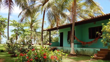 Chalé Suite, Vista Jardim, Piso Térreo | 1 quarto, frigobar, cofres nos quartos, escrivaninha