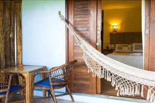 Minibar, in-room safe, desk, bed sheets