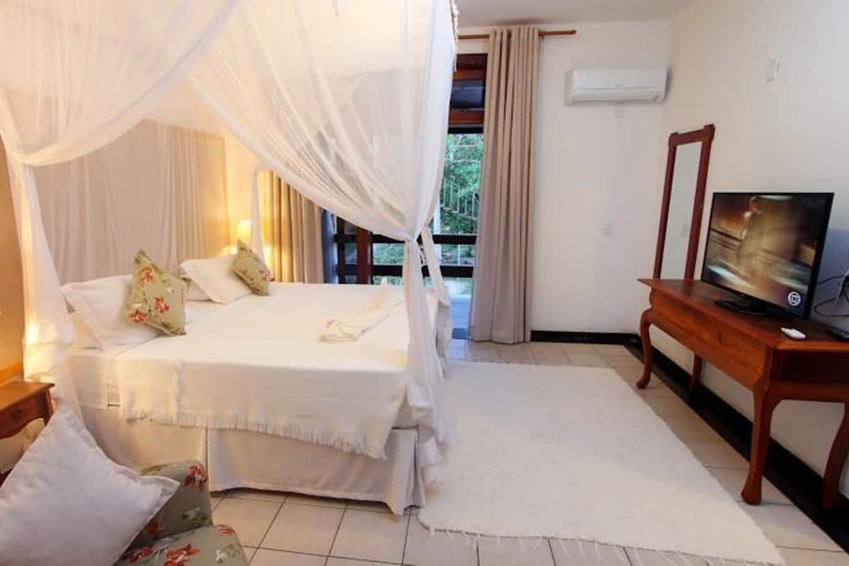 In-room safe, individually decorated, blackout drapes, soundproofing