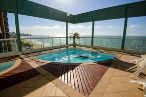 室內 Spa 池