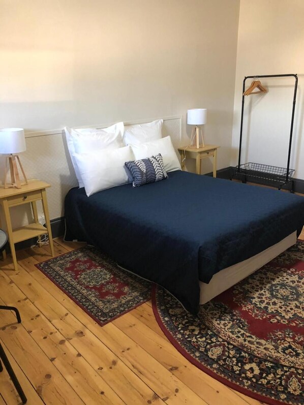 Free WiFi, bed sheets