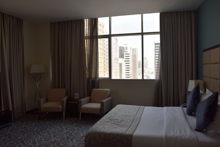 Ramada by Wyndham Abu Dhabi Corniche - Image 54
