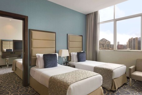 Ramada by Wyndham Abu Dhabi Corniche - Image 16