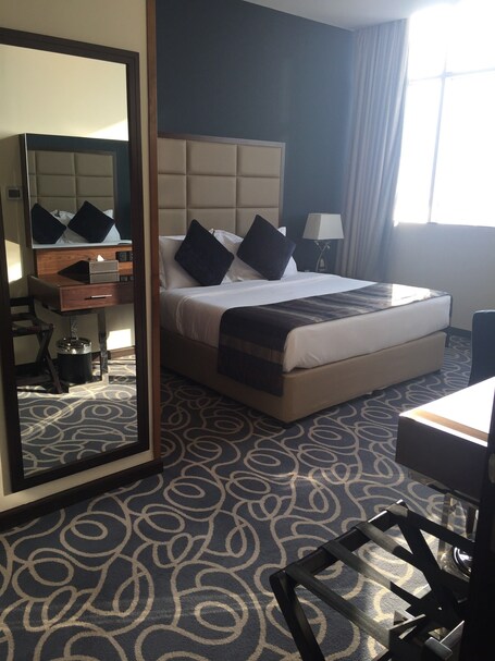 Ramada by Wyndham Abu Dhabi Corniche - Image 61