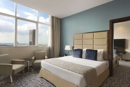 Ramada by Wyndham Abu Dhabi Corniche - Image 36