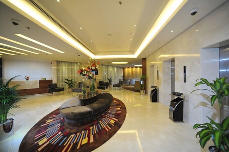 Ramada by Wyndham Abu Dhabi Corniche - Image 43
