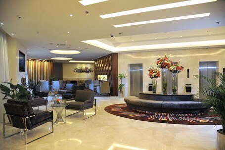 Ramada by Wyndham Abu Dhabi Corniche - Image 6