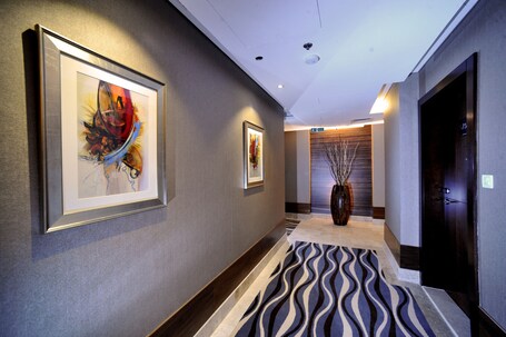 Ramada by Wyndham Abu Dhabi Corniche - Image 3