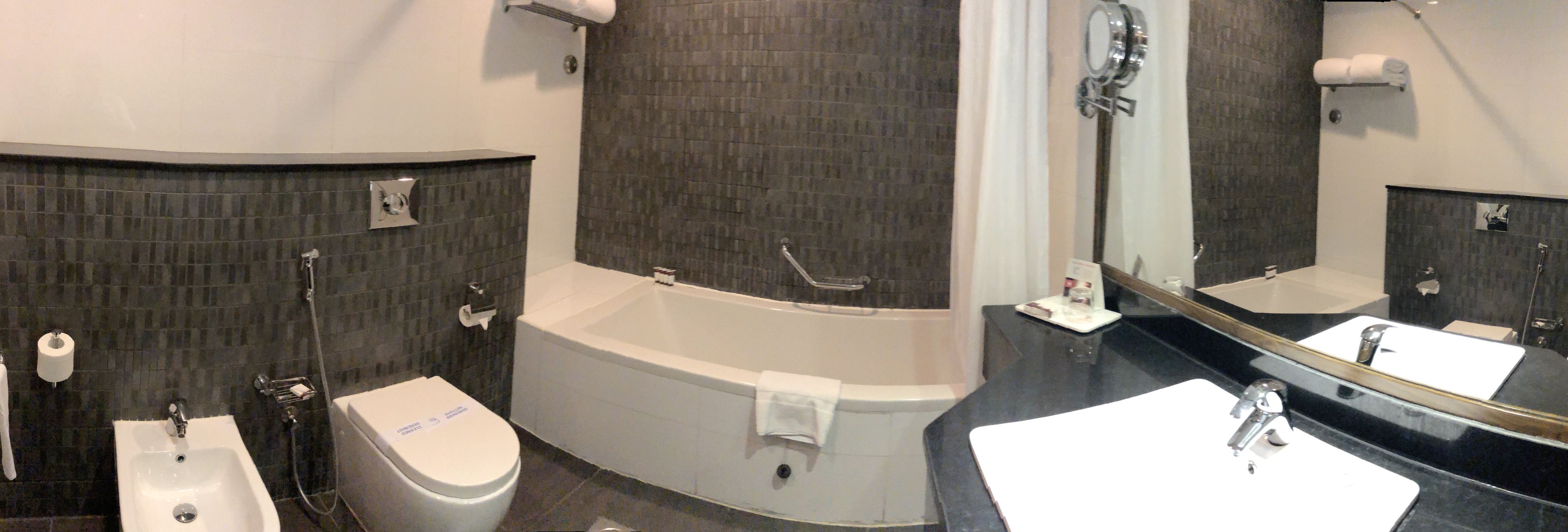 Foto - Ramada by Wyndham Abu Dhabi Corniche