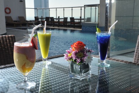 Ramada by Wyndham Abu Dhabi Corniche - Image 39