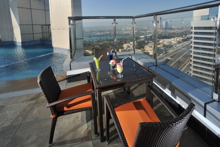 Ramada by Wyndham Abu Dhabi Corniche - Image 2