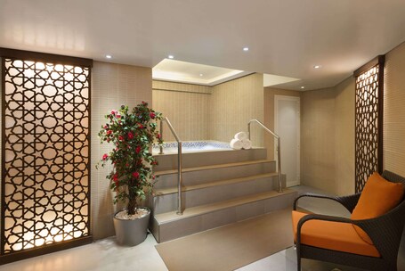 Ramada by Wyndham Abu Dhabi Corniche - Image 4