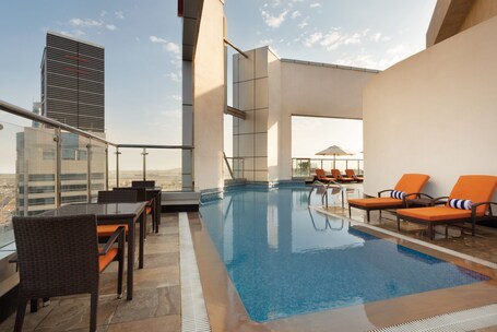 Ramada by Wyndham Abu Dhabi Corniche - Image 1