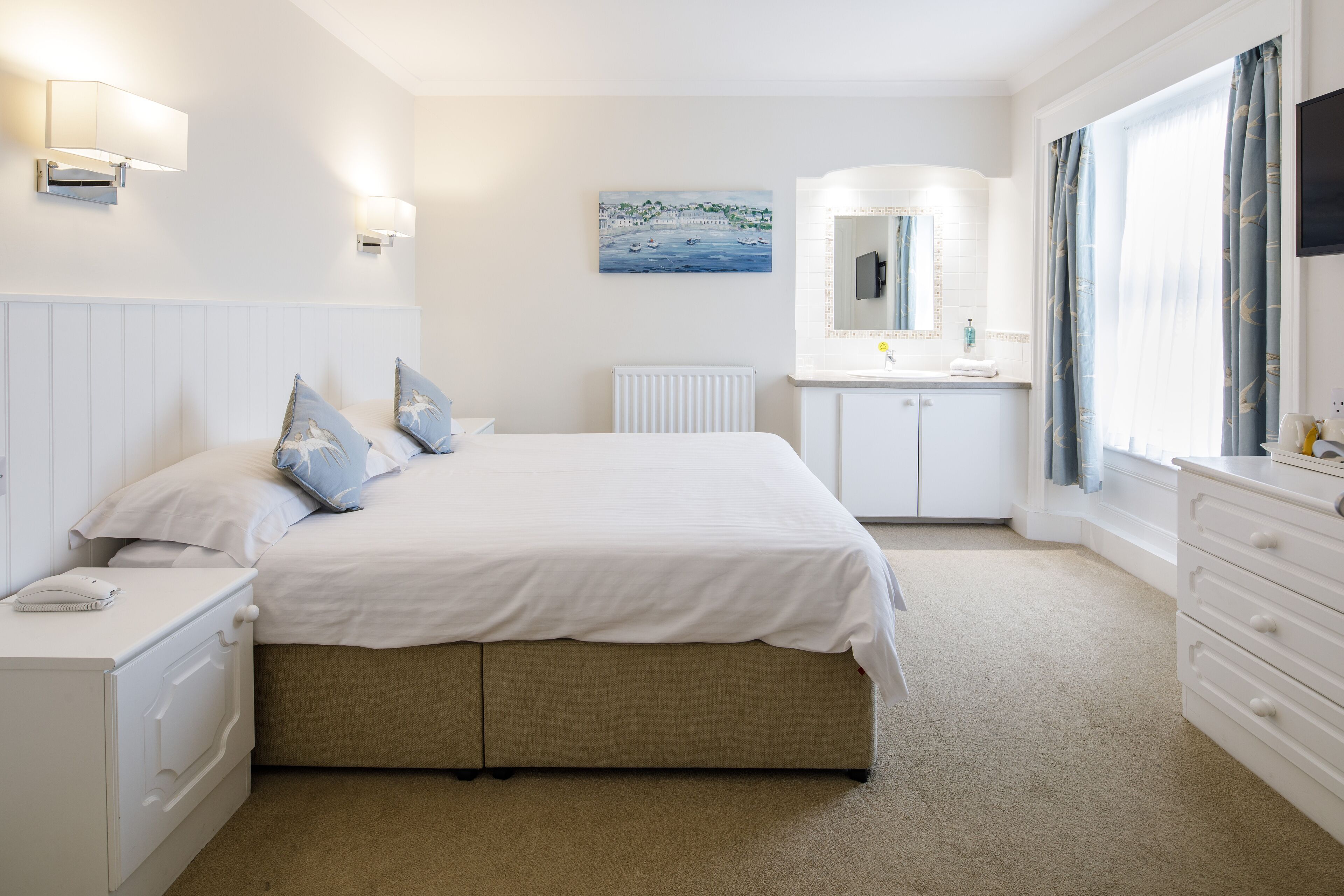 budget double room, 1 double bed | 1 bedroom, desk, iron/ironing board, free wifi