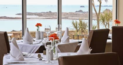 Ommaroo Hotel