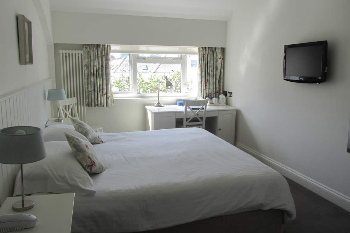 classic double or twin room, 1 double or 2 single beds | view from room