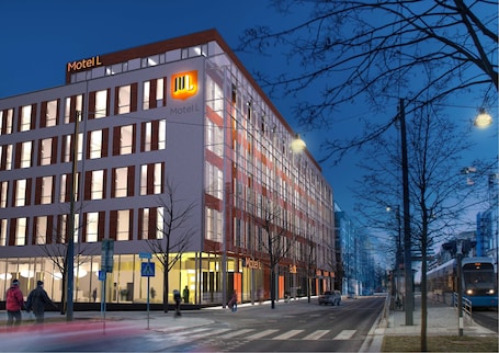 Front of property - evening/night