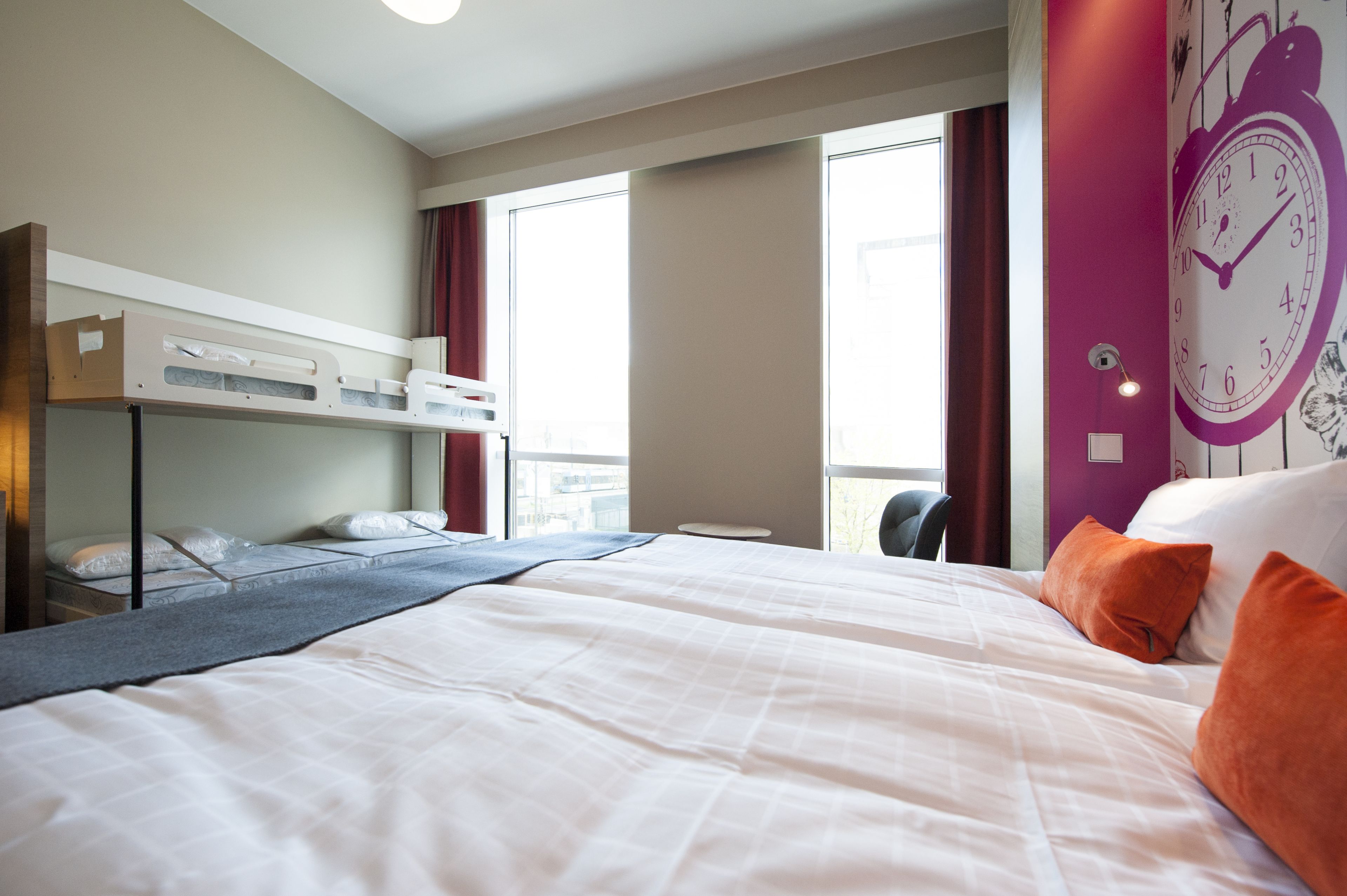 1 bedroom, in-room safe, desk, blackout curtains