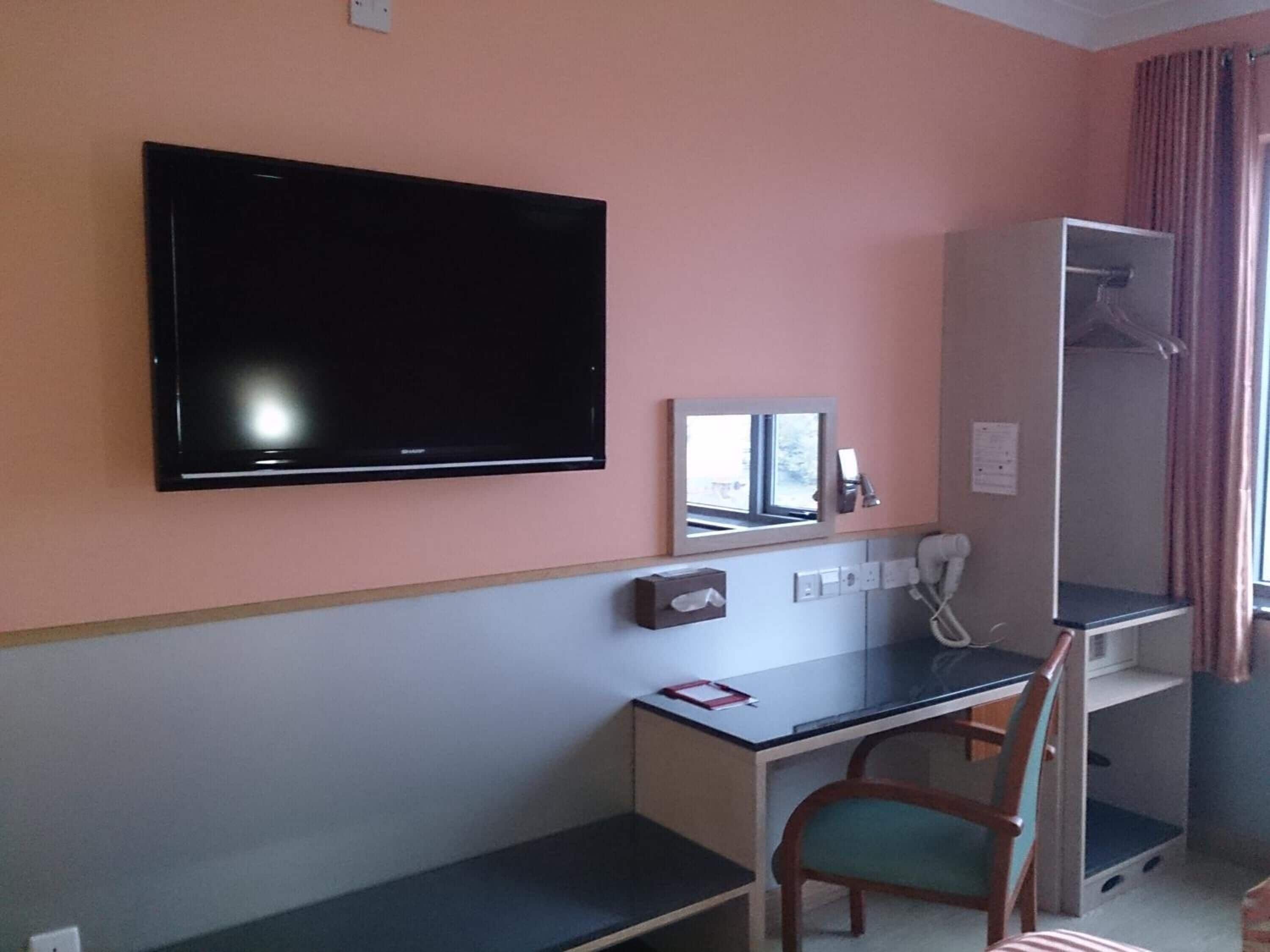 memory-foam beds, minibar, in-room safe, desk