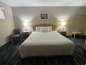 Standard Room, 1 King Bed | Memory foam beds, desk, laptop workspace, free WiFi - Rotan Inn (Rotan)