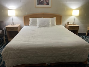 Standard Room, 1 King Bed | Memory-foam beds, desk, laptop workspace, free WiFi