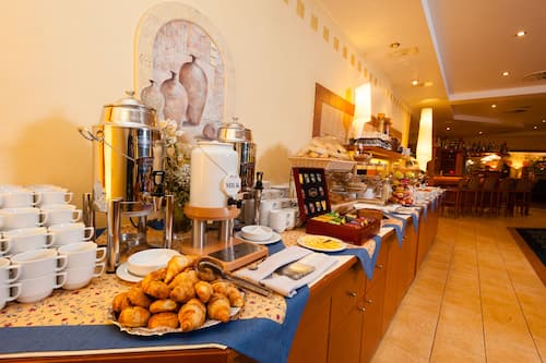 Aperto a colazione, pranzo e cena, cucina polacca