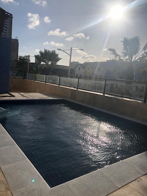حمام سباحة